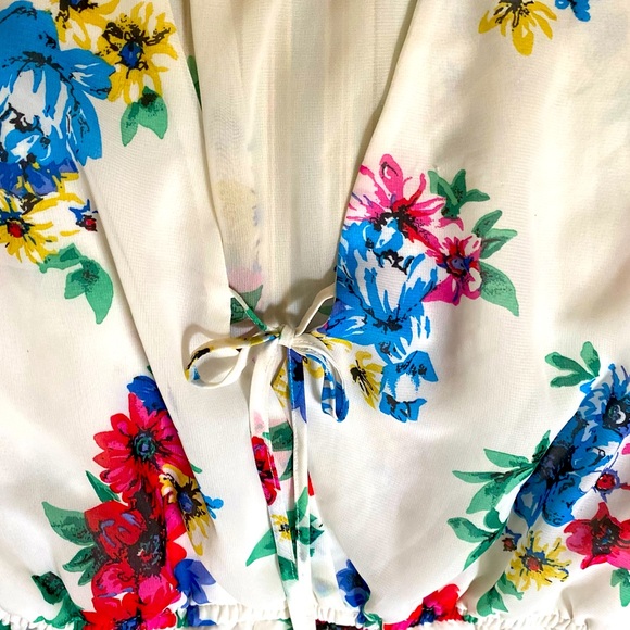LOVE TREE FLIRTY FLORAL PRINT 3/4 SLEEVE ROMPER SIZE MEDIUM 🌟EUC🌟 - Picture 6 of 16